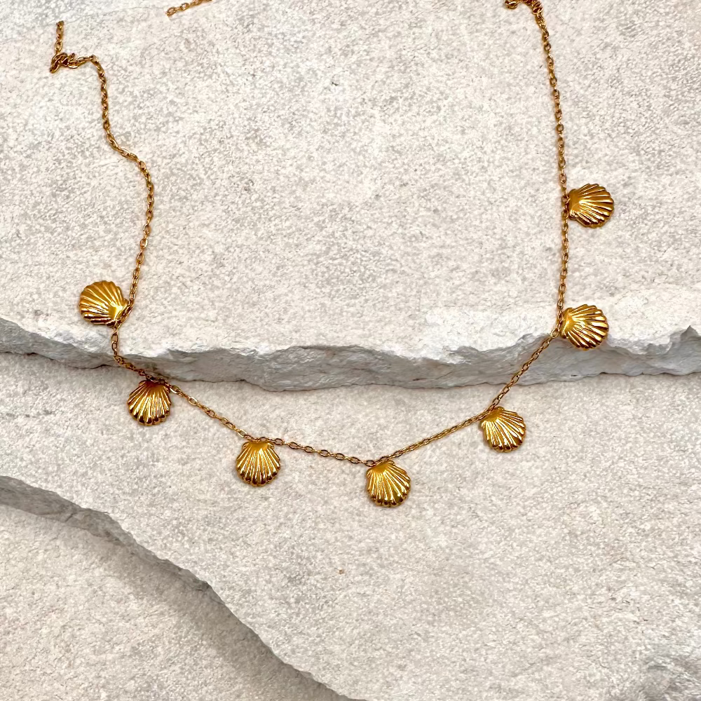 Clam Shell Necklace