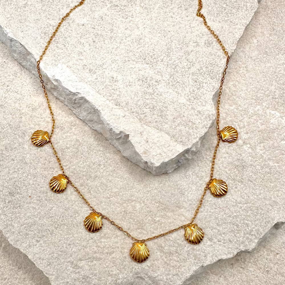 Clam Shell Necklace